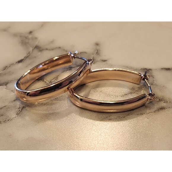 Cappagallo Gold-Tone Oval Hoop Earrings For Women - Picture 4 of 5